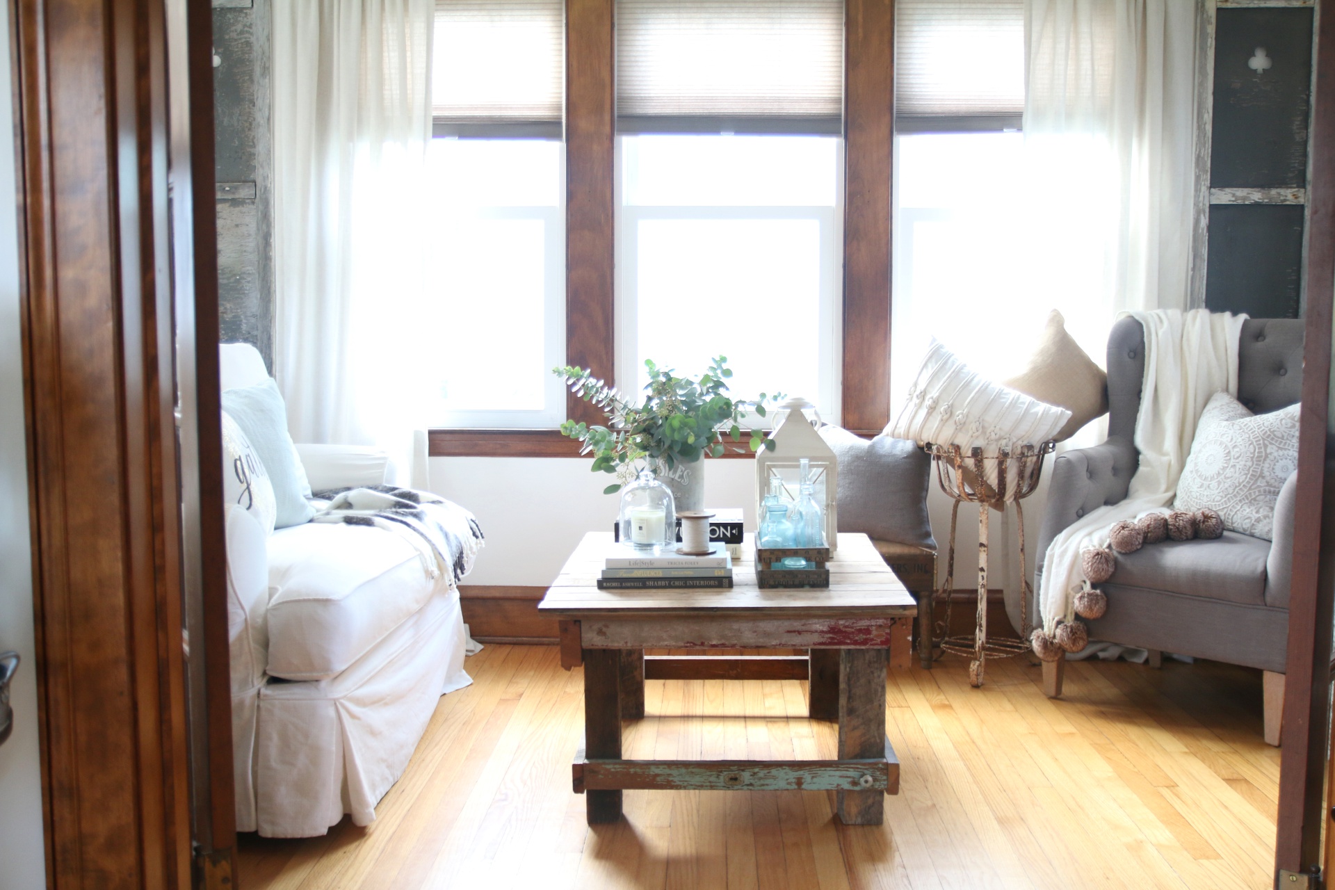 how to decorate a sunroom